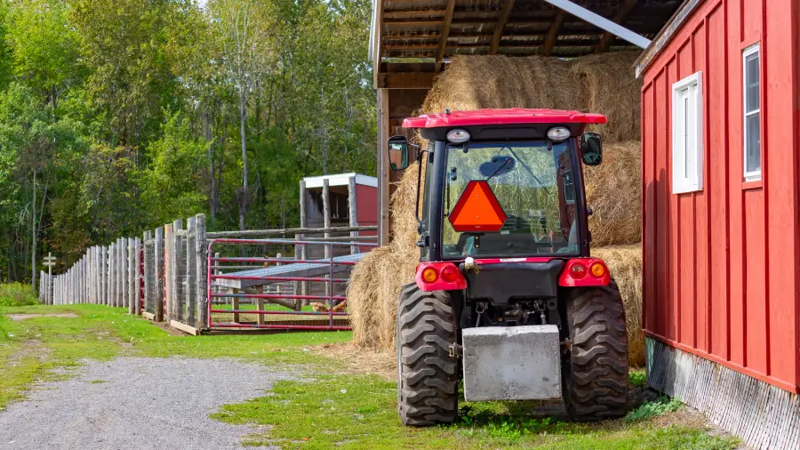 Outstanding Tractor Storage in Markham, IL